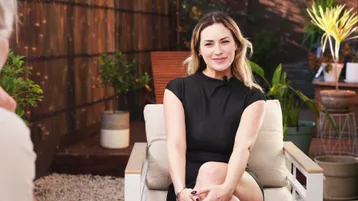 JacquieEtMichelTV | Nathalie, Luke Hardy | 27 Years Old Civil Servant in Lyon