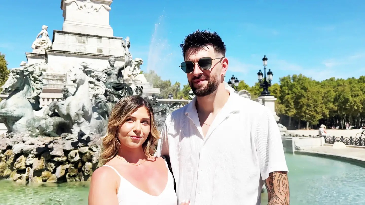 JacquieEtMichelTV – Ambre, 28 Years Old, Nursing Assistant in Bordeaux