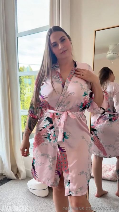 OnlyFans – Ava Nicks – Stepmommy Wants Your Cock Before Breakfast